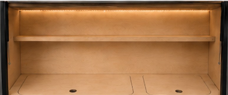 Full-width open shelf galley layout